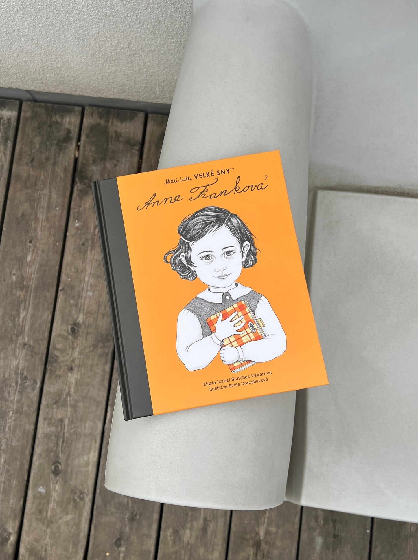 Little People, Big Dreams: Anne Frank