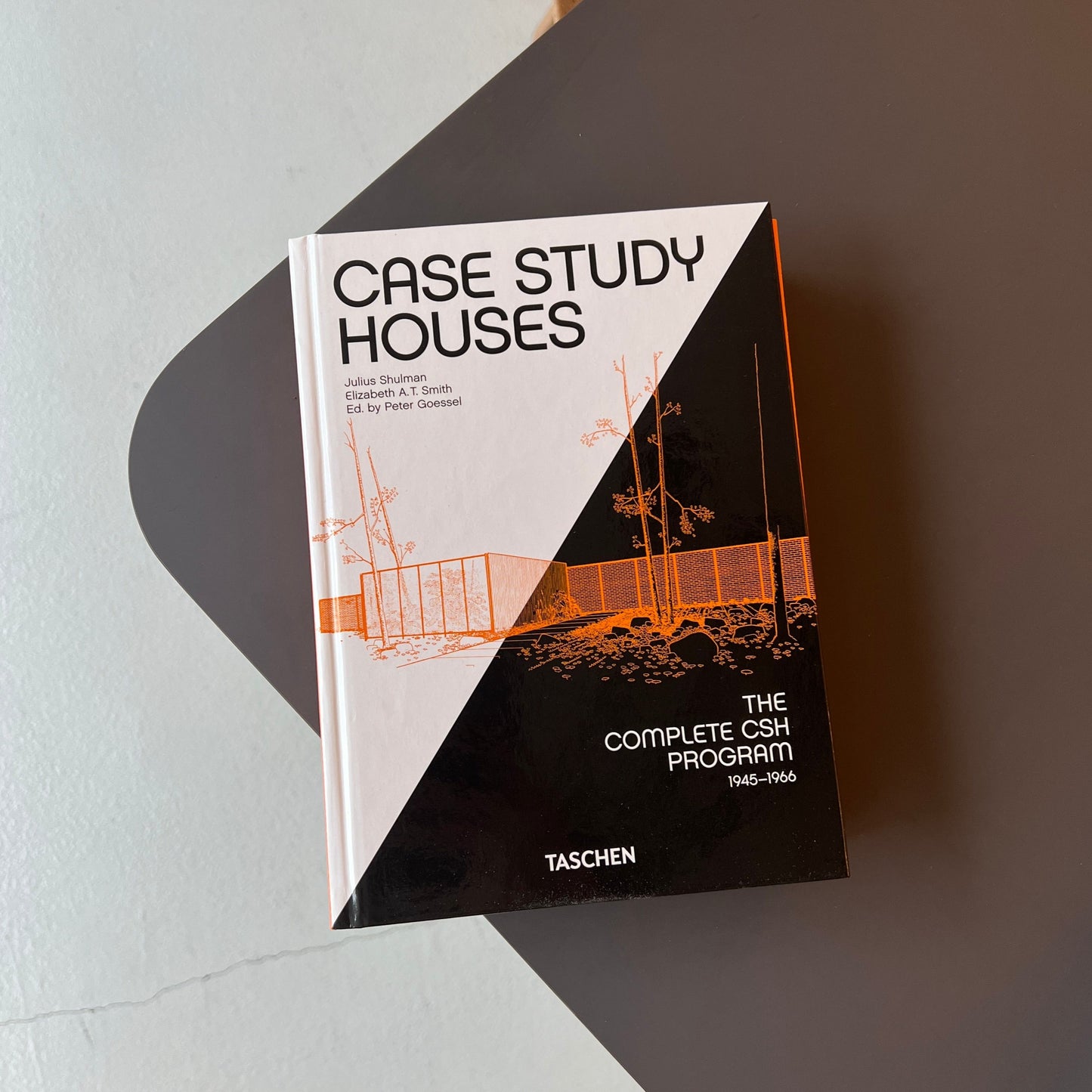 Case Study Houses. The Complete CSH Program 1945-1966. 40th Ed.