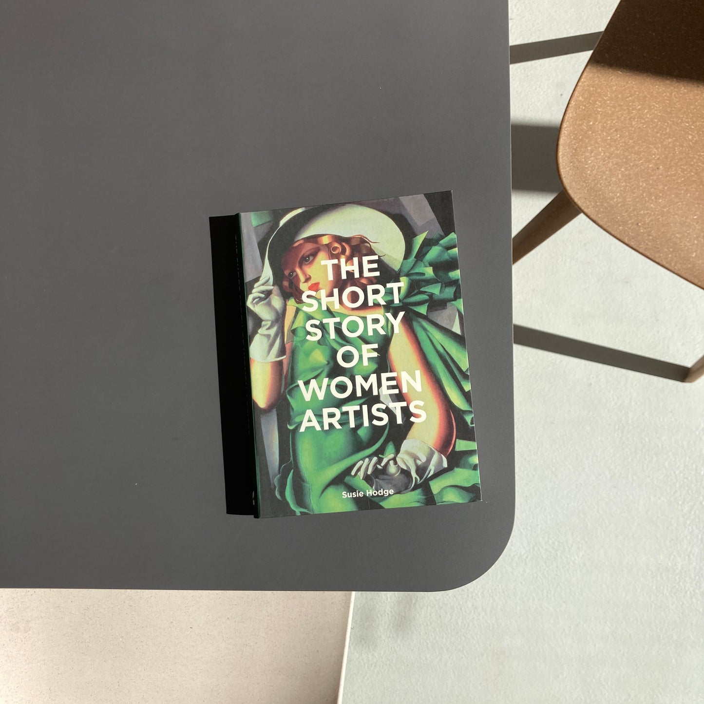 The Short Story of Women Artists: A Pocket Guide to Key Breakthroughs, Movements, Works and Themes