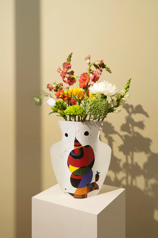 OCTAEVO – Papírová váza Femme Oiseau Tolie (Joan Miró Foundation)