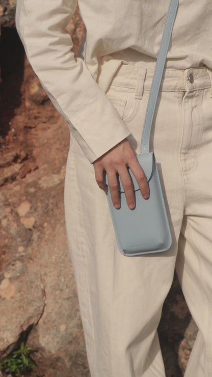 Taštička na mobil Cloud / nebesky modrá