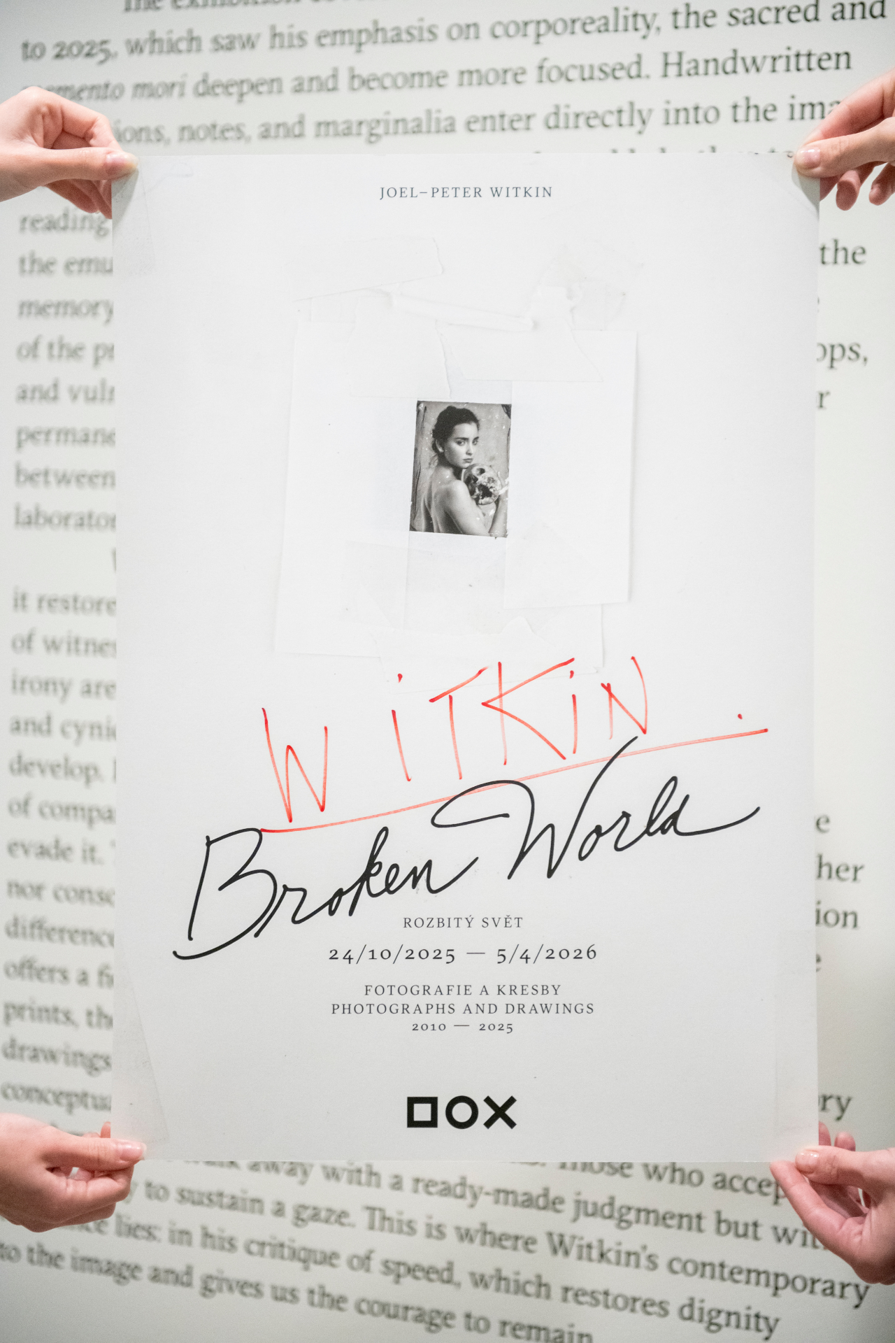 Limitovaný print Joel-Peter Witkin – Rozbitý svět (signovaný)