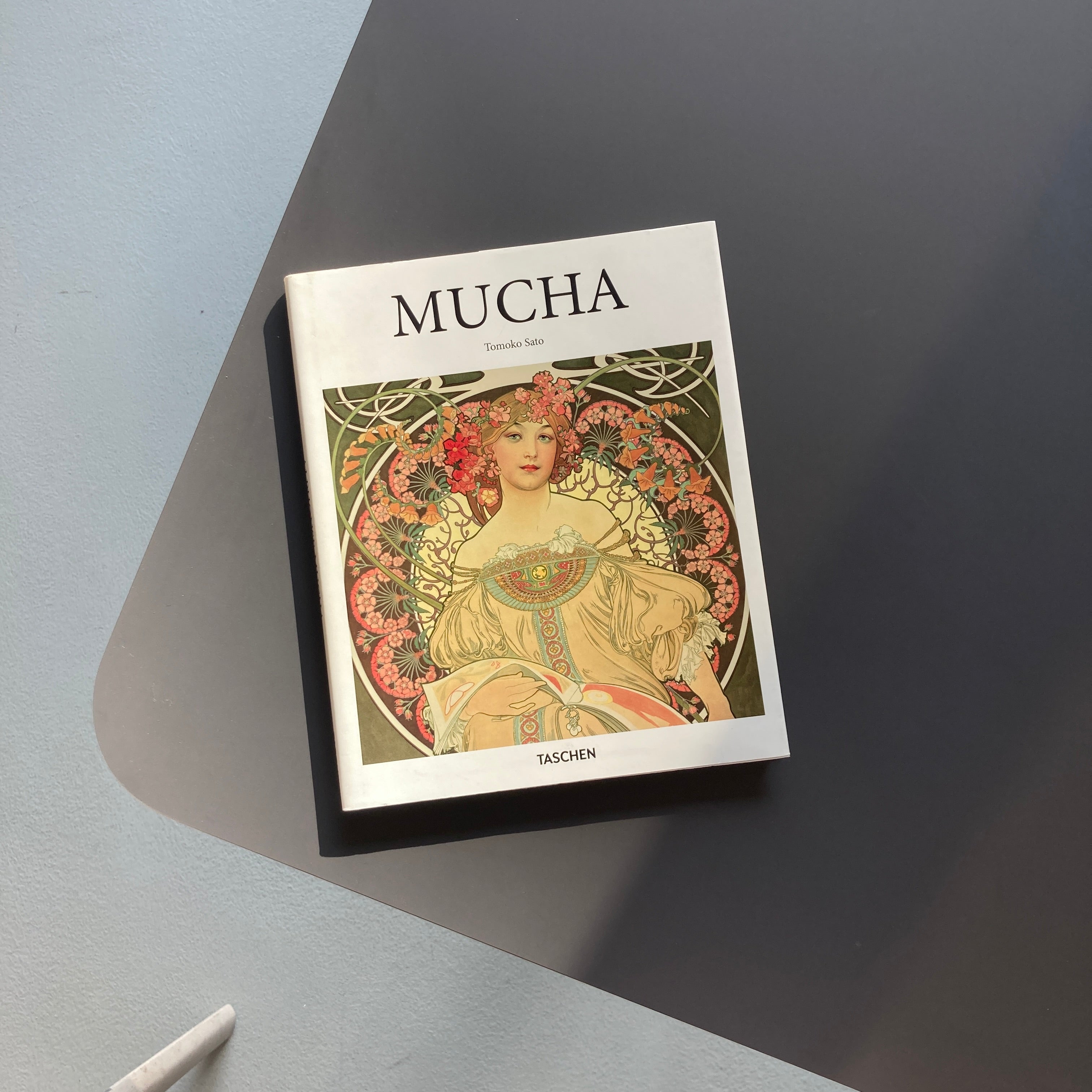 [画集] ALPHONSE MUCHA Amazon | Alphonse Mucha: The Complete Graphic Works