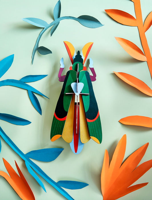 Studio ROOF – Nástěnná dekorace Grasshopper / luční koník