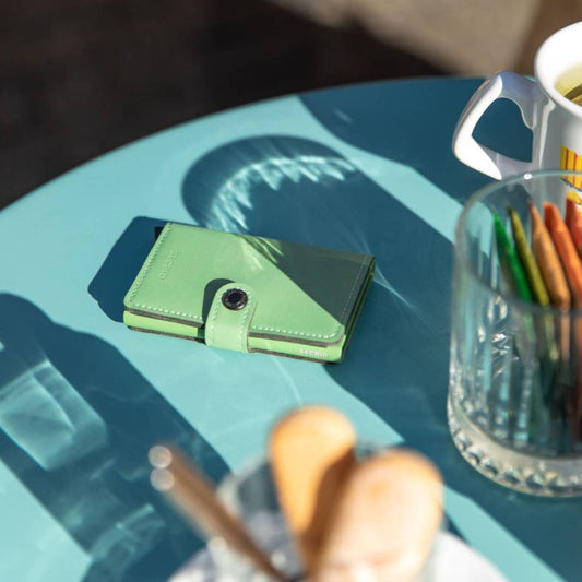 Luxusní peněženka z umělé kůže Miniwallet značky Secrid v barvě Style Yard Pistachio, pistáciová.